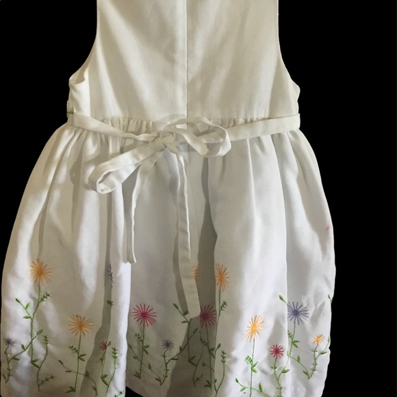 White Dress Beautiful Embroidery - Picture 3 of 3